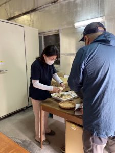IMG 3026 225x300 - NHK「おうみ発630-おいしがクッキング」で当店の足太あわび茸をご紹介いただきました！2021/11/05