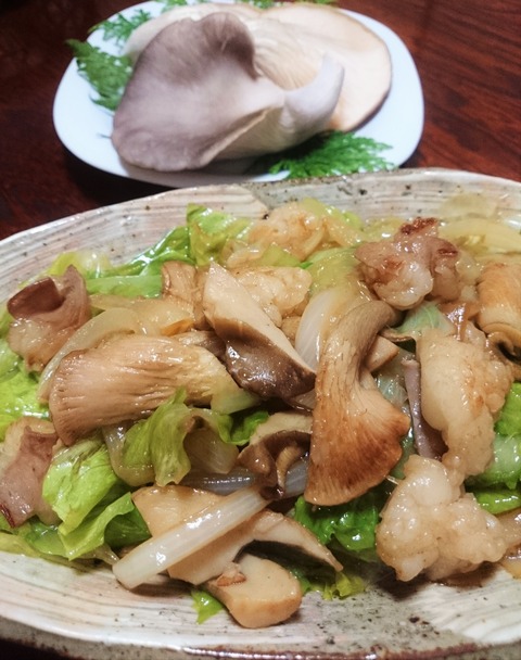74f2f38a s - 足太あわび茸と近江牛ホルモン炒め