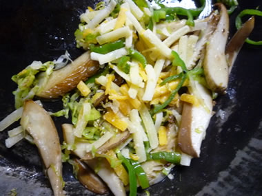 991ba937 - ライ麦パンのあわび茸サンド